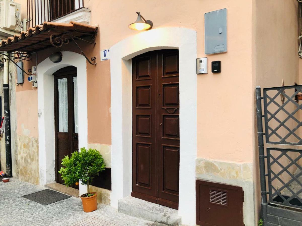U Peri Alivu House Villa Catania-Fontanarossai nemzetközi repülőtér Kültér fotó