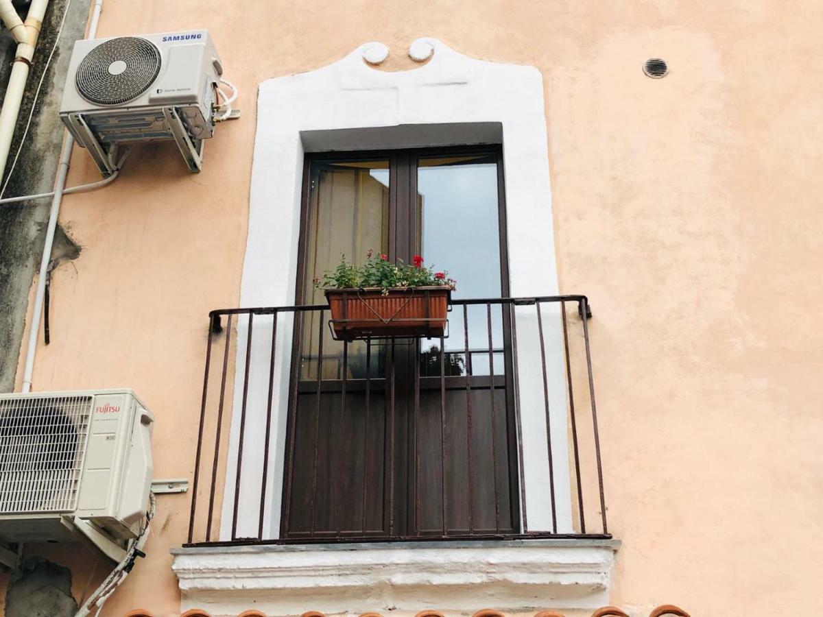 U Peri Alivu House Villa Catania-Fontanarossai nemzetközi repülőtér Kültér fotó